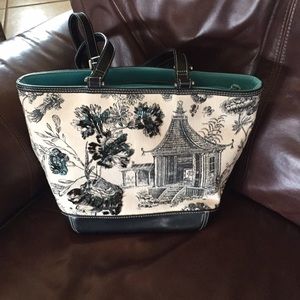 Canvas bag with beaded flowers